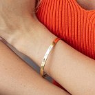 Жесткий браслет в желтом золоте (возможна гравировка) б05348 от ювелирного магазина Оникс - 1